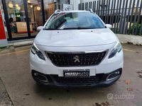 Usata Peugeot 2008 Access 82 CV (60 kW) 2017 Bianco SUV