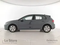 Usata VW Golf VIII Life 116 CV (85 kW) 2025 Dolphin grey metallizzato Berlina