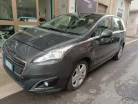 Usata Peugeot 5008 Business-Line 120 CV (88 kW) 2016 Grigio Monovolume