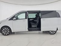 Usata Mercedes V220 163 CV (119 kW) 2022 Bianco Monovolume