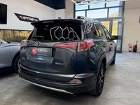 Usata Toyota RAV4 Lounge 143 CV (105 kW) 2017 Grigio SUV