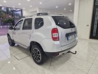 Usata Dacia Duster Lauréate 110 CV (80 kW) 2016 Grigio SUV