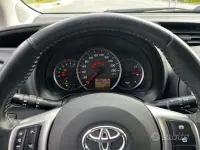 Usata Toyota Yaris Lounge 99 CV (72 kW) 2013 Bianco Utilitaria