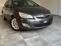 Usata Opel Astra Cosmo 110 CV (80 kW) 2011 Grigio Berlina