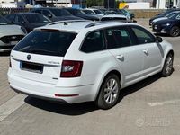 Usata Skoda Octavia G-TEC Executive 110 CV (80 kW) 2017 Bianco Station wagon