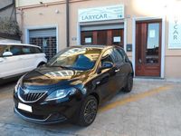 Begagnad Lancia Ypsilon Gold 69 HK (50 kW) 2023 Svart Halvkombi