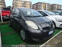 Usata Toyota Yaris Sol 101 CV (74 kW) 2009 Grigio Berlina