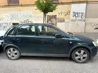 Usata Opel Corsa 69 CV (50 kW) 2005 Verde Utilitaria