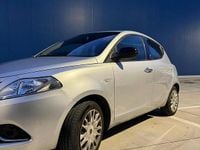 Usata Lancia Ypsilon 80 CV (58 kW) 2017 Grigio Utilitaria