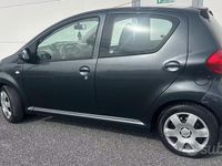 Usata Toyota Aygo 67 CV (49 kW) 2007 Grigio Utilitaria