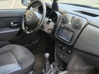 Usata Dacia Sandero Lauréate 75 CV (55 kW) 2015 Berlina