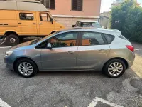 Usata Opel Astra 101 CV (74 kW) 2011 Grigio Berlina