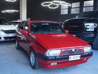 Usata Alfa Romeo 75 148 CV (108 kW) 1991 Rosso Berlina