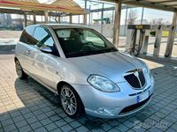 Usata Lancia Ypsilon 90 CV (66 kW) 2007 Argento Utilitaria