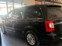 Usata Lancia Voyager Platinum 178 CV (130 kW) 2014 Nero Monovolume
