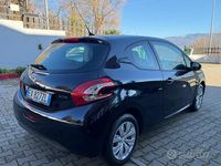 Usata Peugeot 208 Allure 68 CV (50 kW) 2015 Nero Utilitaria