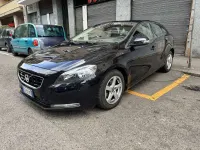 Usata Volvo V40 Momentum 114 CV (83 kW) 2013 Nero Berlina