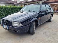 Usata Alfa Romeo 75 120 CV (88 kW) 1989 Blu Berlina