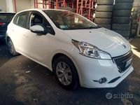 Usata Peugeot 208 68 CV (50 kW) 2013 Bianco Utilitaria