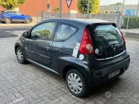 Usata Peugeot 107 68 CV (50 kW) 2006 Grigio Utilitaria