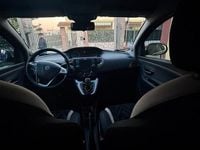 Usata Lancia Ypsilon 69 CV (50 kW) 2017 Grigio Utilitaria