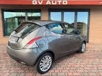 Usata Lancia Ypsilon Silver 69 CV (50 kW) 2016 Grigio Utilitaria