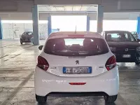 Usata Peugeot 208 Active 82 CV (60 kW) 2017 Bianco Utilitaria