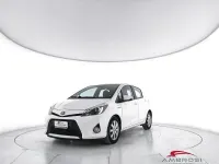 Usata Toyota Yaris Lounge 101 CV (74 kW) 2014 Bianco Utilitaria