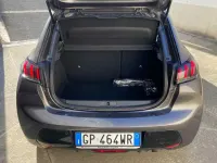 Usata Peugeot 208 Allure 101 CV (74 kW) 2023 Grigio Utilitaria