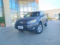 Usata Toyota RAV4 Luxury 177 CV (130 kW) 2006 Grigio SUV