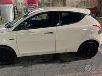 Usata Lancia Ypsilon 69 CV (50 kW) 2016 Bianco Utilitaria
