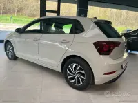 Usata VW Polo Life 95 CV (69 kW) 2023 Bianco Utilitaria