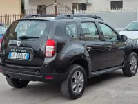 Usata Dacia Duster Lauréate 101 CV (74 kW) 2014 Nero SUV