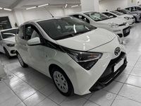 Usata Toyota Aygo Connect Style 72 CV (52 kW) 2021 Bianco(met.) Utilitaria