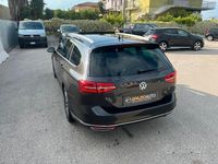 Usata VW Passat R-line 120 CV (88 kW) 2018 Grigio Station wagon