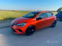 Usata Renault Clio V Techno 101 CV (74 kW) 2023 Rosso Berlina