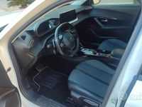 Usata Peugeot 2008 Allure 131 CV (96 kW) 2022 Bianco SUV