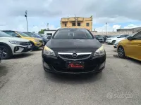 Usata Opel Astra 101 CV (74 kW) 2010 Nero Berlina
