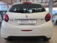 Usata Peugeot 208 Active 82 CV (60 kW) 2017 Bianco Utilitaria