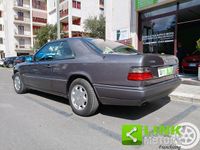 Usata Mercedes E200 136 CV (100 kW) 1995 Grigio Coupé