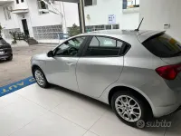 Usata Alfa Romeo Giulietta Business 120 CV (88 kW) 2020 Grigio metallizzato Utilitaria