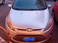 Usata Ford Fiesta 95 CV (69 kW) 2010 Grigio Utilitaria