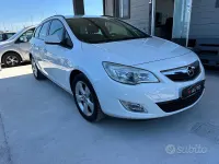 Usata Opel Astra 110 CV (80 kW) 2013 Bianco Station wagon