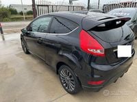 Usata Ford Fiesta Titanium 97 CV (71 kW) 2009 Nero Utilitaria