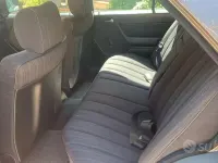Usata Mercedes 250 90 CV (66 kW) 1987 Grigio Berlina