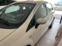 Usata Fiat Punto 69 CV (50 kW) 2014 Bianco Utilitaria