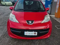 Usata Peugeot 107 68 CV (50 kW) 2007 Rosso Utilitaria