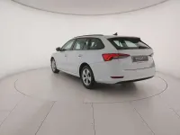 Usata Skoda Octavia Executive 150 CV (110 kW) 2023 Bianco luna metallizzato Station wagon
