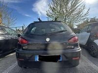 Usata Alfa Romeo 147 Distinctive 140 CV (102 kW) 2003 Nero Utilitaria