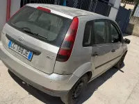 Usata Ford Fiesta 68 CV (50 kW) 2003 Grigio Utilitaria
